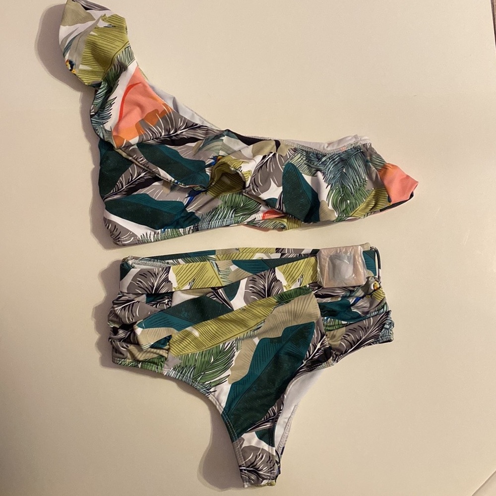 Brand new bikini (no tags but in original packaging)